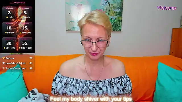 iamyourdream89 live cam on StripChat