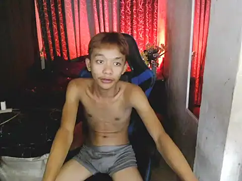 innocentfucker (M twink) - get naked!