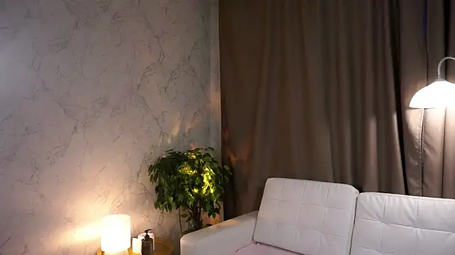 JaclynAronow webcam