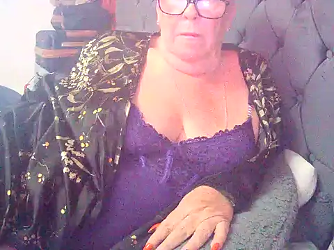 Playful_MILF_Demi webcam