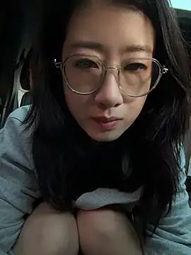 weiwei103 (F milf) - 戴狗链乳铃叫爸爸