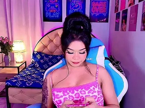 SexxyTsLoverr webcam