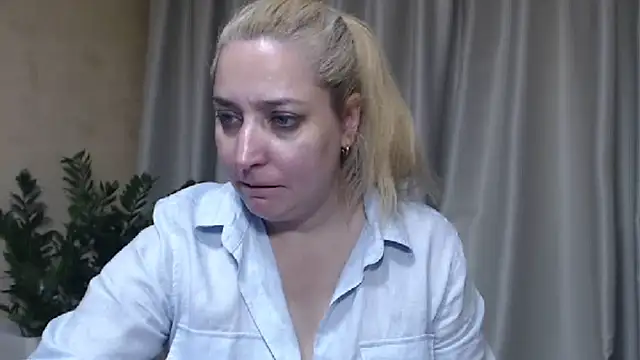 sweetpussy13 webcam