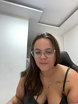 Laryssinha_69 webcam