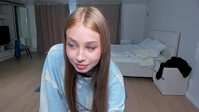 JunieAmert webcam