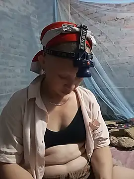 Linda-04 webcam
