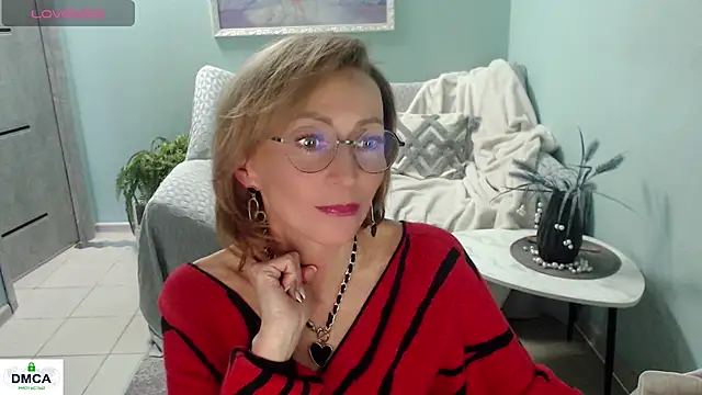 HornyMilf_777 webcam