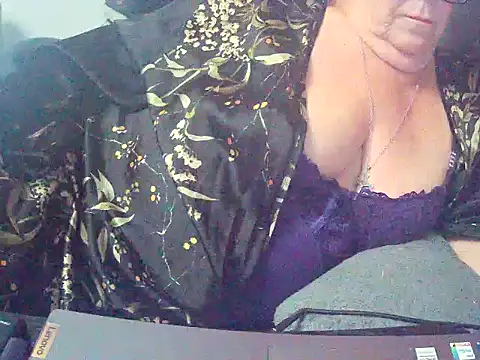 Playful_MILF_Demi webcam