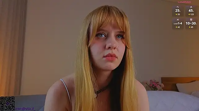 Victori_Fox webcam