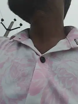 Daddyishere_19 webcam