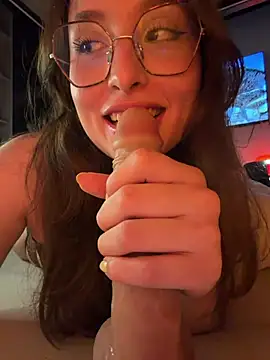 Sweet-daisha webcam