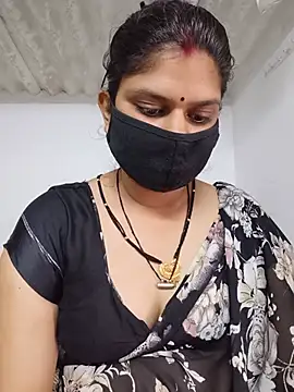 SexyBhumii webcam