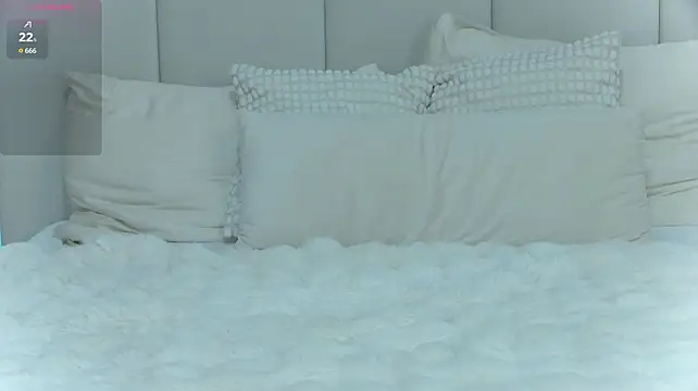 LucyLacee webcam