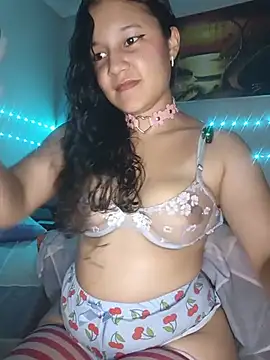 urTeenieLatin webcam