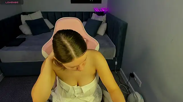 hloya_kiss webcam