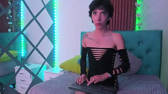 urfav_doll webcam