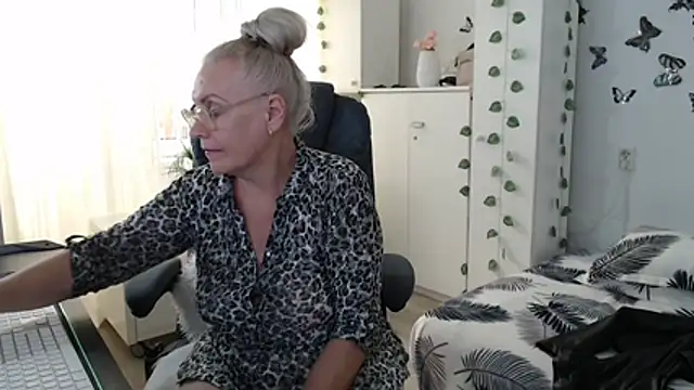 Ghertrude52 webcam