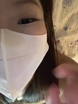 _xiaoxinxin_ (F young) - 全裸10分钟