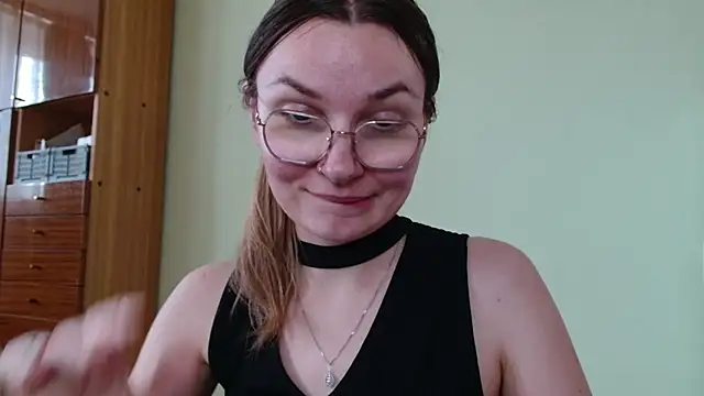 LooveELLYx webcam