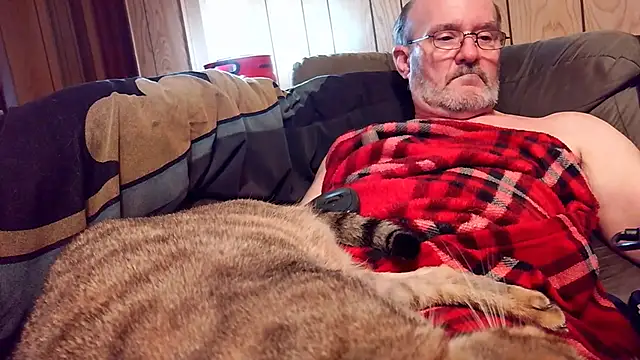 snickers1 (M grandpa) - to jerk off