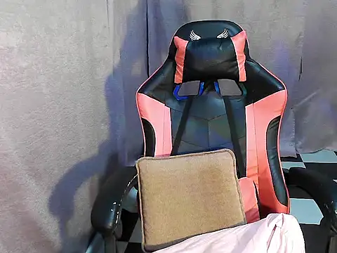 BrendaMore webcam