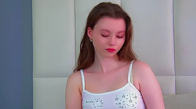 KeiraAsti webcam