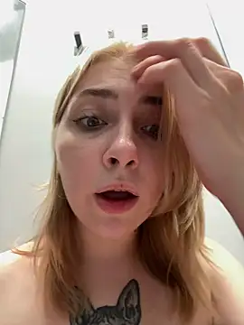 Sunny___Bunny live cam on StripChat