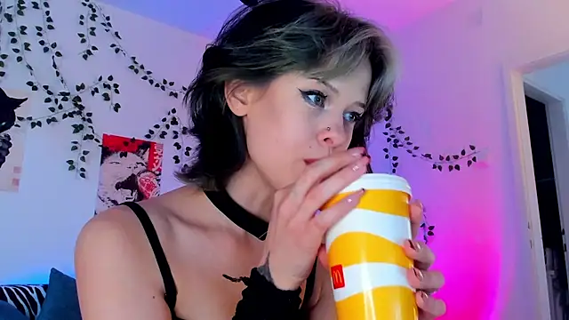 maddie-veil webcam