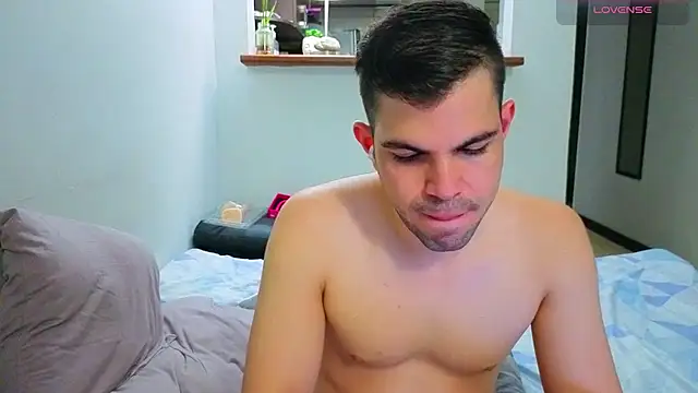 Matiashorney live cam preview