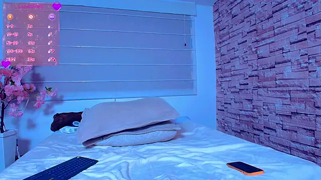 Lucyjoi webcam