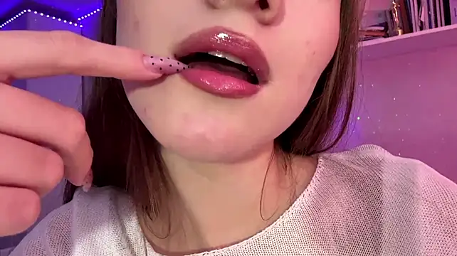DonetteAlaya webcam