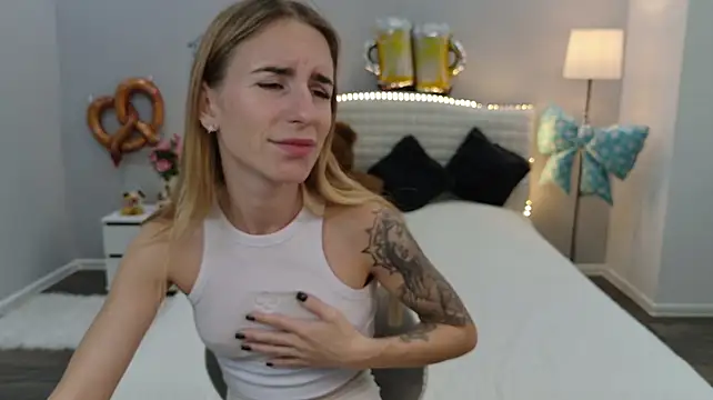 DeboraHorny webcam