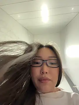 trytomakememoam webcam