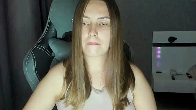 Mia_shy1 webcam