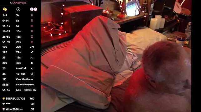 Pussyeat2please webcam
