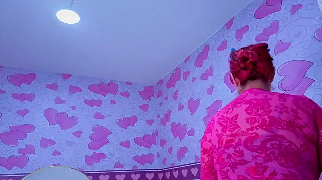 RUTHH_BUSTY69 webcam