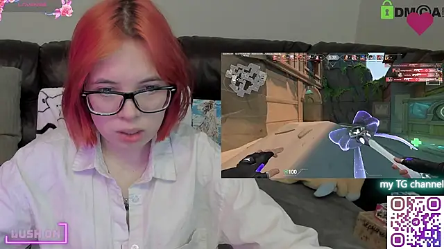 LinneaChan webcam