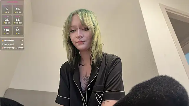 CrystalXross webcam