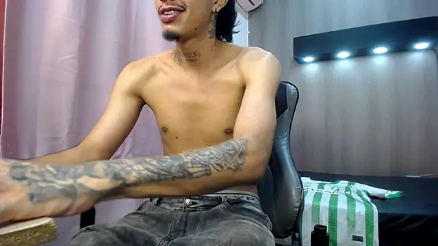 Tayson_Hot webcam