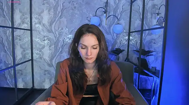 MirandaGlow webcam