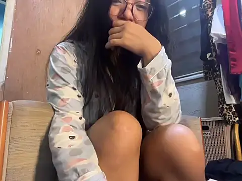 asian-doll webcam