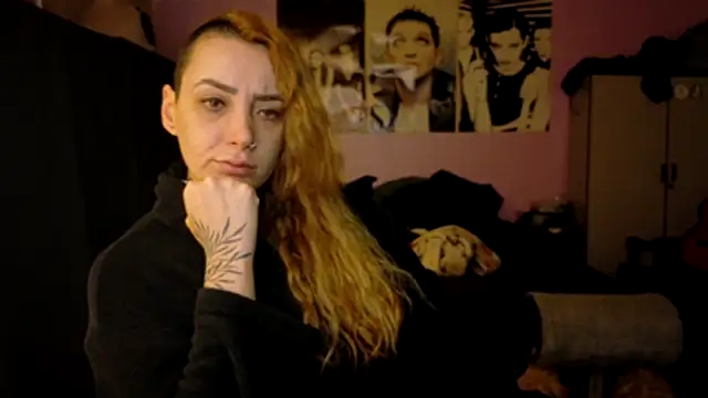 VioletFox26 webcam