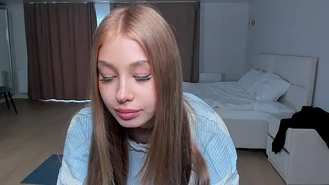 JunieAmert webcam
