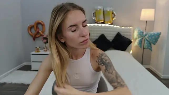 DeboraHorny live cam preview