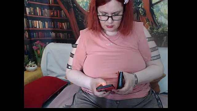 PlayfullMature webcam