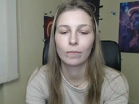 StrangerGi live cam on StripChat