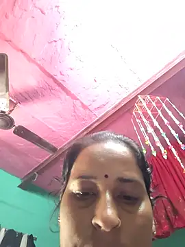 Reena_lodha live cam on StripChat
