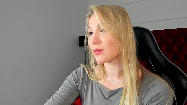 ElaraVoltage 😤 live online cam