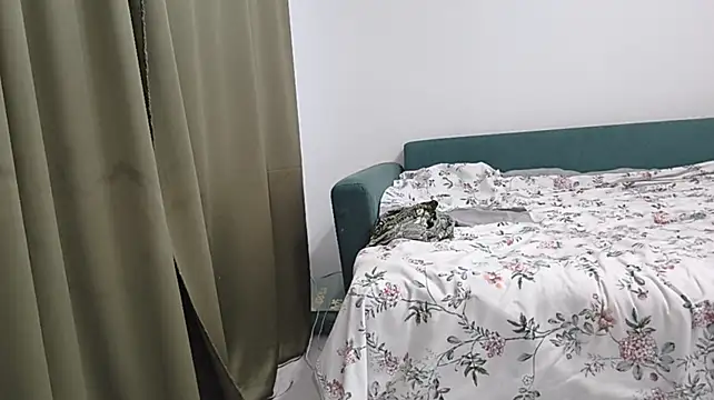 KateVibe_01 webcam