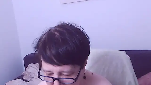 ChristaRose live cam on StripChat